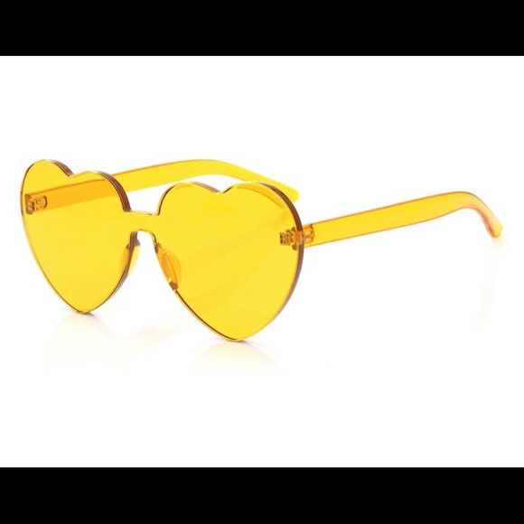 NWT Yellow Heart Kawaii EDM Festival Sunglasses - Picture 2 of 4